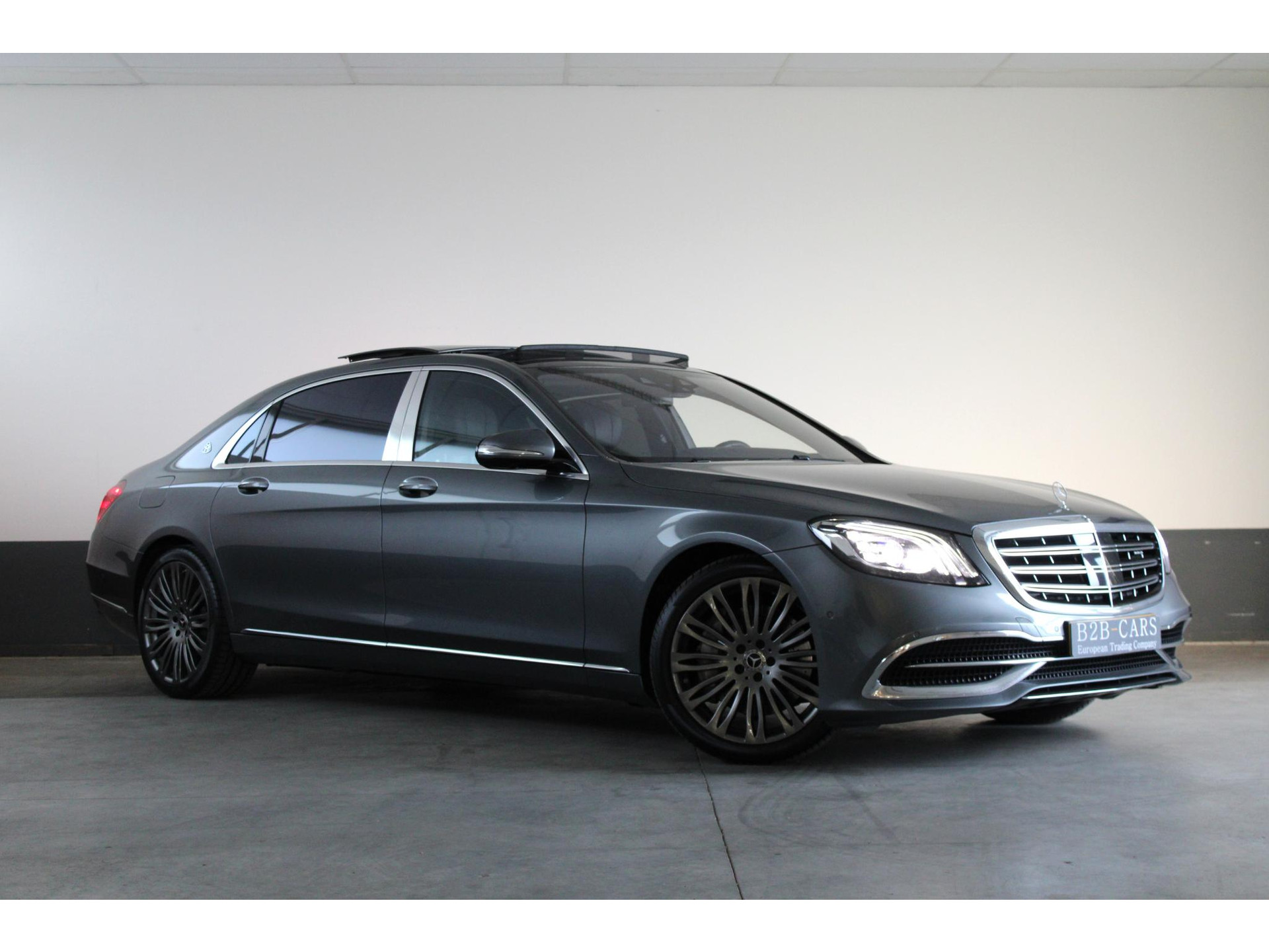 Mercedes-Benz S-Klasse 560 Maybach 4Matic 46947088-0.jpg | B2B-CARS